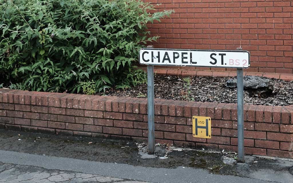 Street sign: Chapel Street